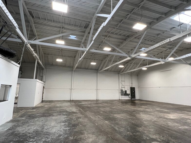 More Photos Of 501-515 23rd Ave, Oakland Service For Lease