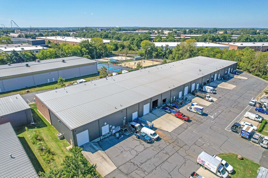 More Photos Of 10924 Granite St, Charlotte Flex For Lease