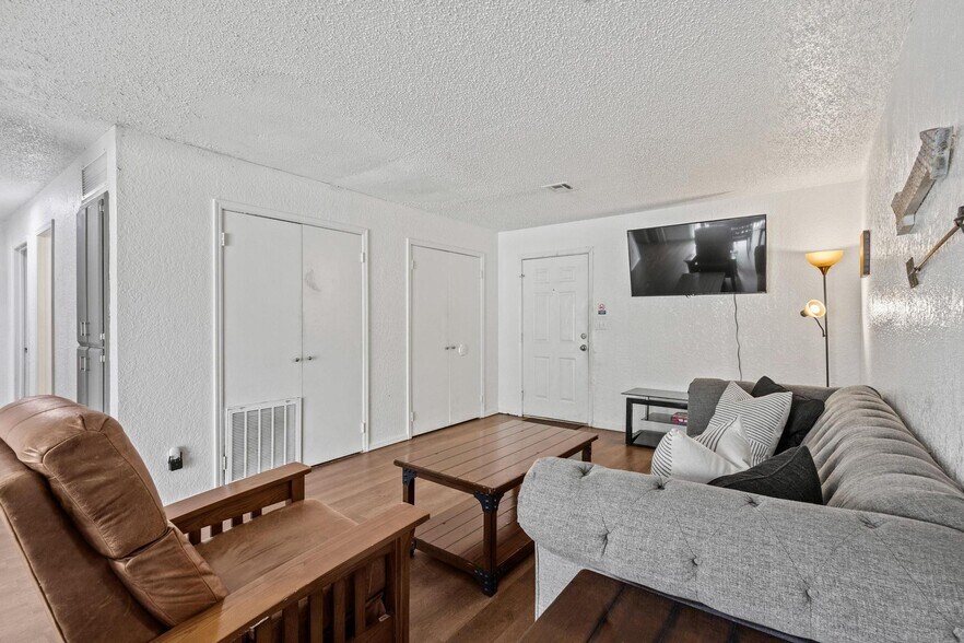More Photos Of 806 N Washington St, Ardmore Apartments For Sale