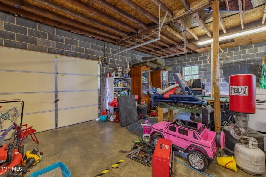 More Photos Of 100 Salvage Ln, Johnson City Apartments For Sale