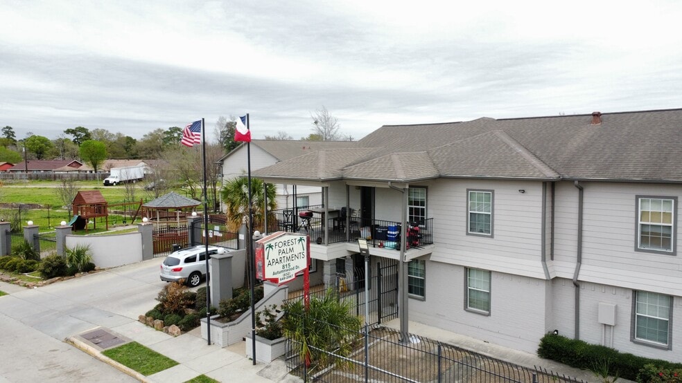 More Photos Of 815 Autumnwood Dr, Houston Apartments For Sale