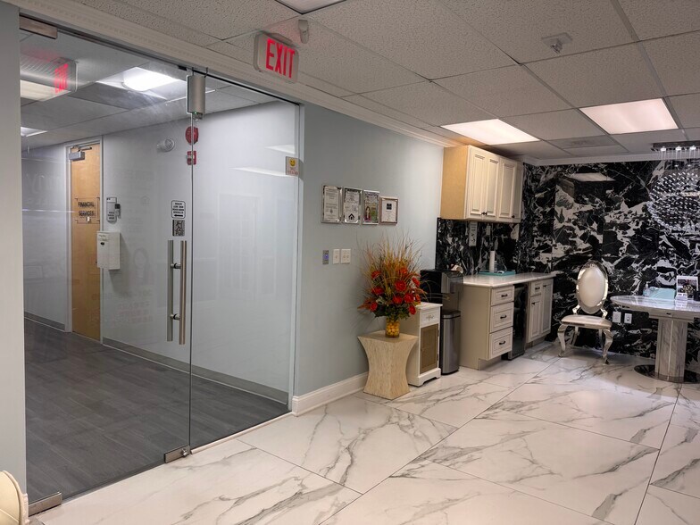 More Photos Of 438 N Frederick Ave, Gaithersburg Medical For Sale