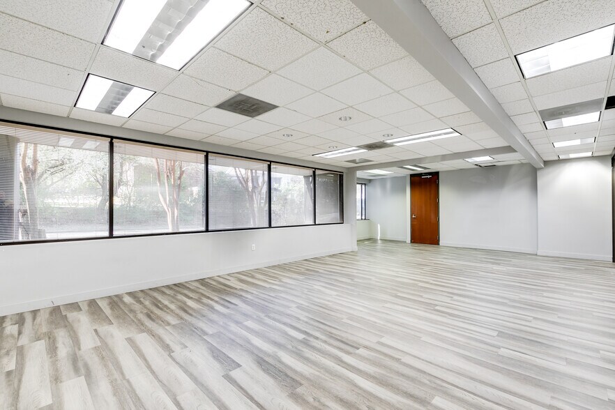 More Photos Of 8917 Fargo Rd, Richmond Office For Lease