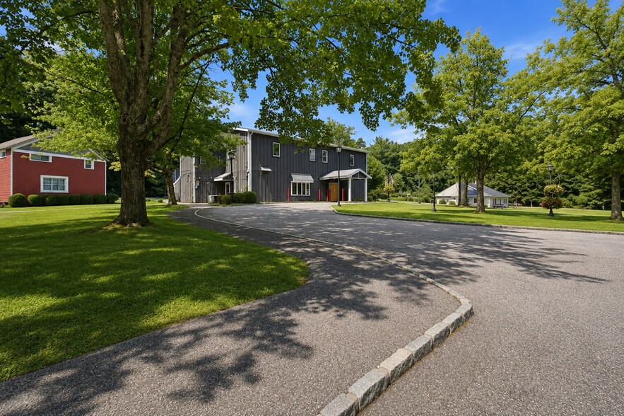 More Photos Of 56 Westchester Ave, Pound Ridge Freestanding For Lease