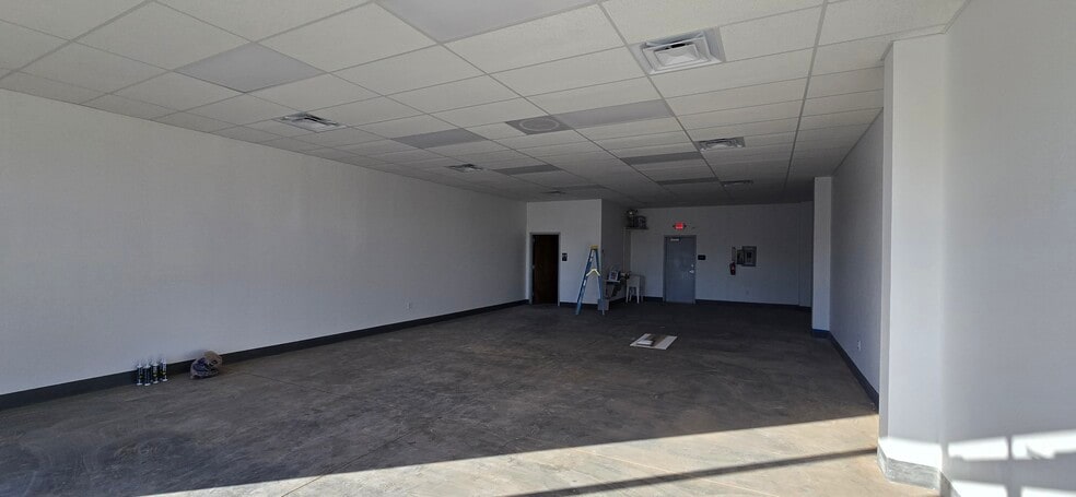 More Photos Of 1341 SW 59th St, Oklahoma City General Retail For Lease