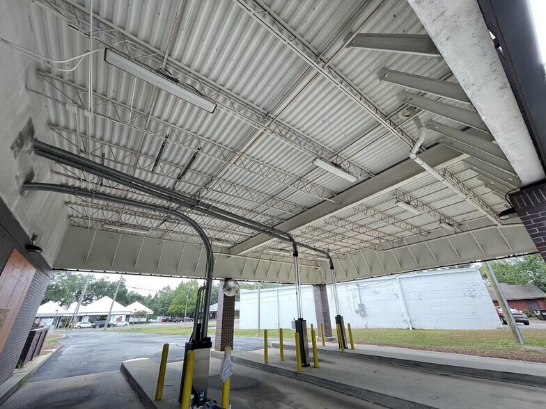 More Photos Of 6701 Davis Hwy, Pensacola Bank For Sale