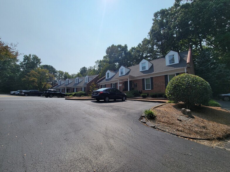 More Photos Of 555 Research Dr, Athens Office For Lease