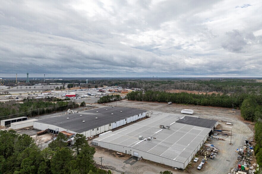 More Photos Of 16300 International St, Doswell Warehouse For Lease