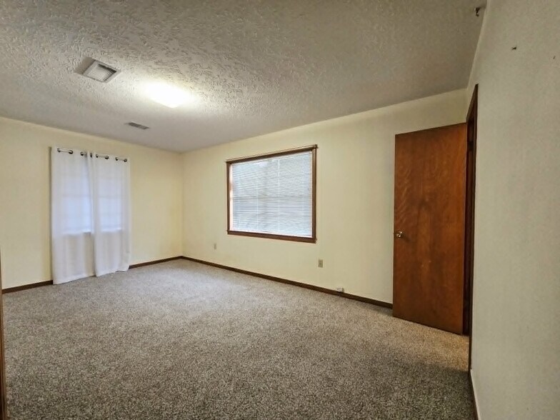 More Photos Of 5930 Killough St, Houston Office For Sale