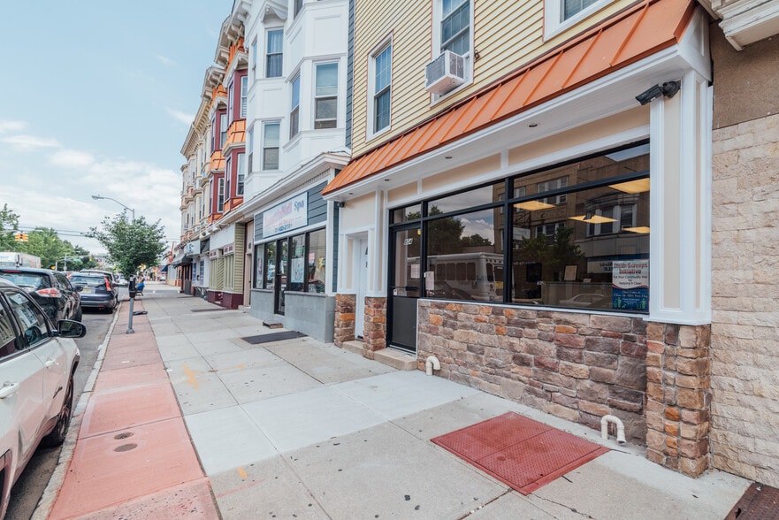 More Photos Of 804 Broadway, Bayonne Storefront Retail Residential For Lease