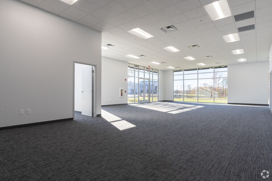 More Photos Of 1050 Douglas Hills Rd, Lithia Springs Unknown For Lease