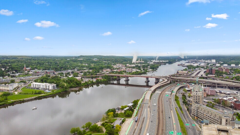 More Photos Of 76 N Pearl St, Albany Apartments For Lease