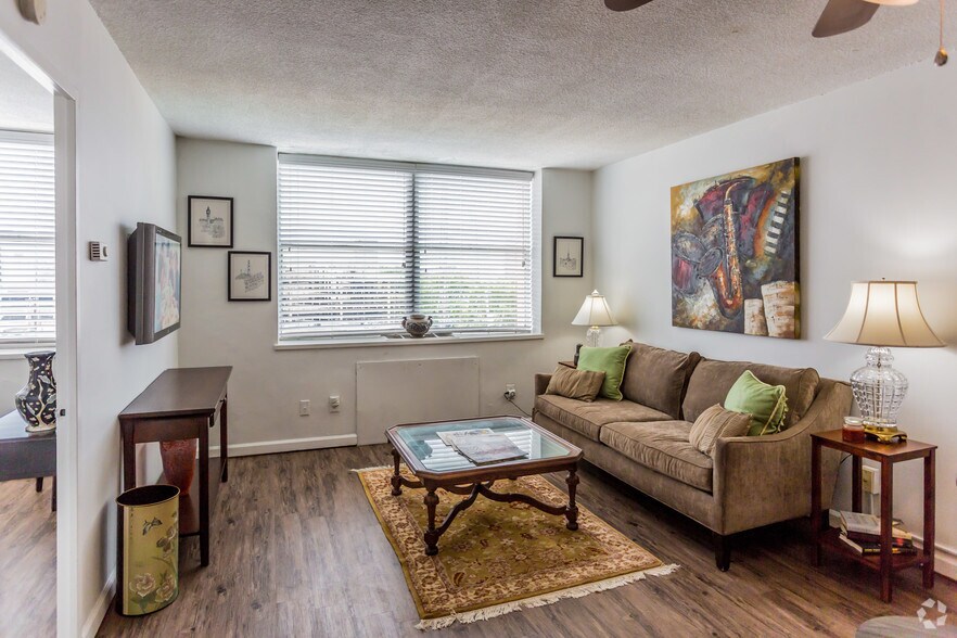 More Photos Of 57 N Somerville St, Memphis Apartments For Sale