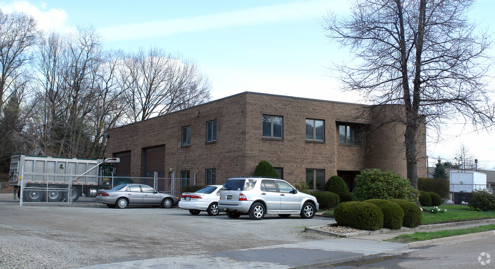 Primary Photo Of 911 Railroad St, Springdale Truck Terminal For Lease