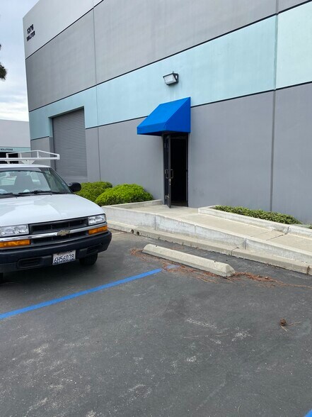 More Photos Of 1376 Walter St, Ventura Light Manufacturing For Lease