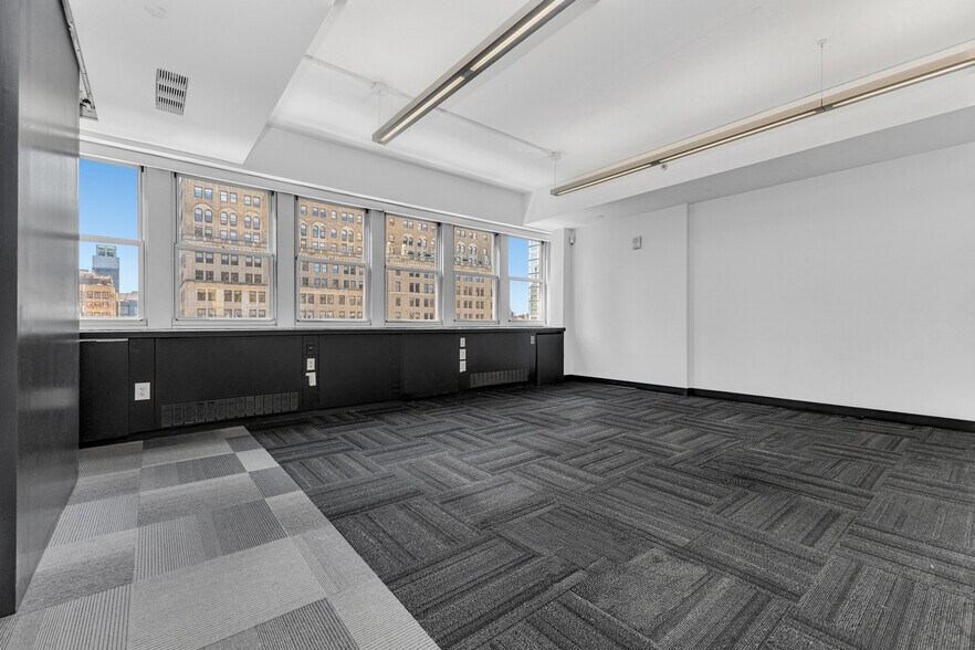 More Photos Of 131 W 33rd St, New York Office For Sale
