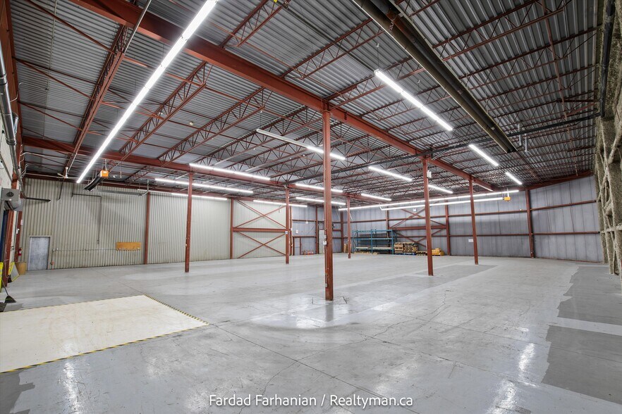 More Photos Of 42 Cardico Dr, Whitchurch-Stouffville Warehouse For Sale