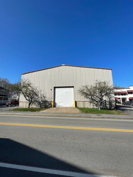 More Photos Of 25 Wareham St, Middleborough Warehouse For Lease