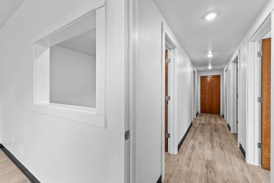 More Photos Of 2532 Spring Arbor Rd, Jackson Medical For Sale
