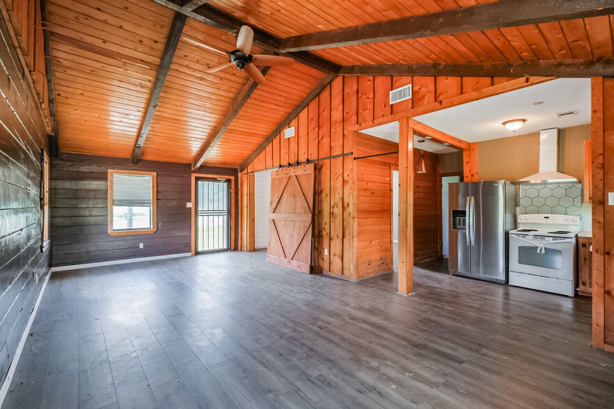 More Photos Of 17857 State Highway 36 S, Somerville Freestanding For Sale