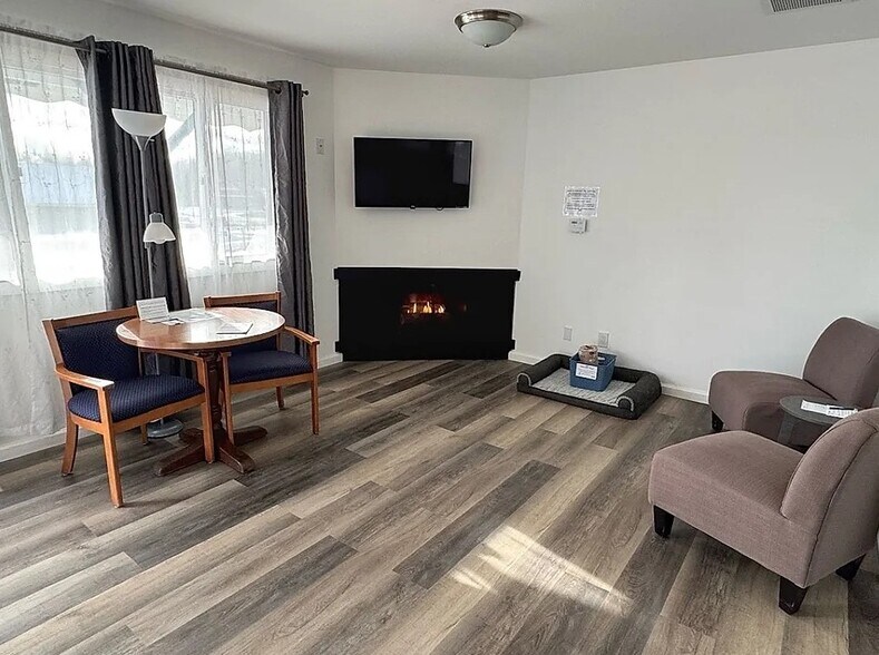 More Photos Of 6100 M-68 Hwy, Indian River Hotel For Sale