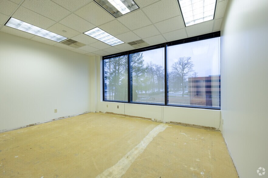 More Photos Of 603 Pilot House Dr, Newport News Office For Sale