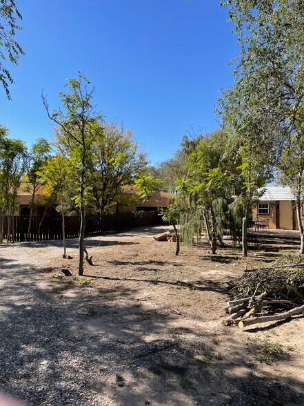 More Photos Of 1804 E College Blvd, Roswell General Retail For Sale