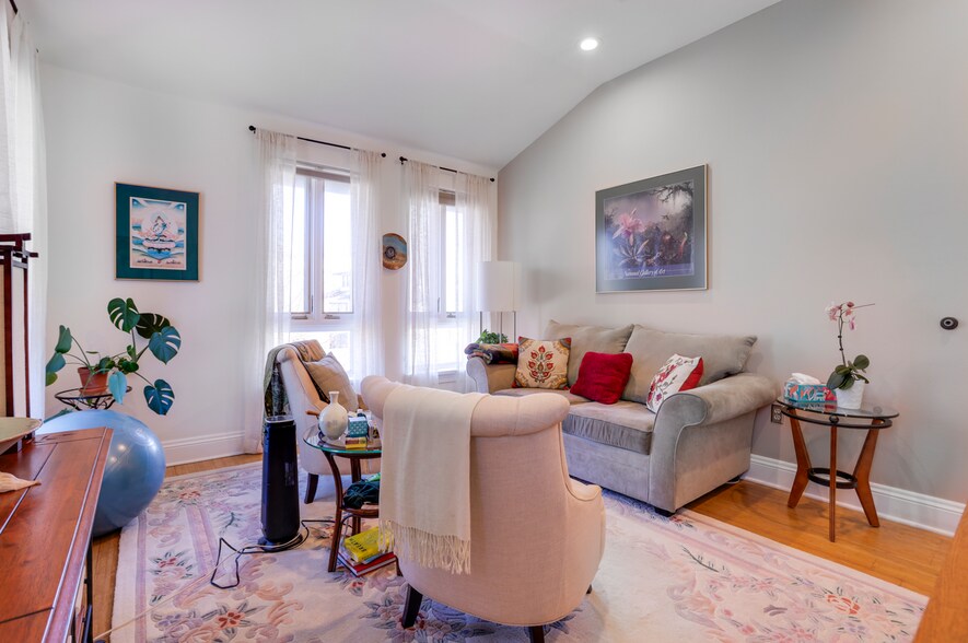 More Photos Of 750 E 9th Ave, Denver Medical For Sale