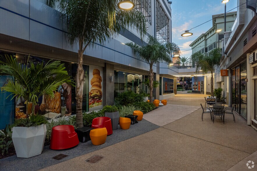 More Photos Of 9101 International Dr, Orlando Unknown For Lease