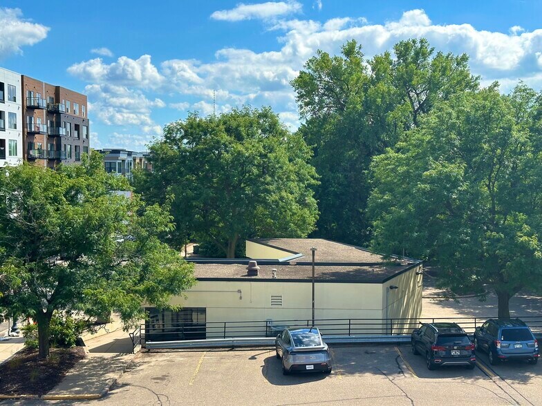 More Photos Of 3410-3430 SE University Ave, Minneapolis General Retail For Sale