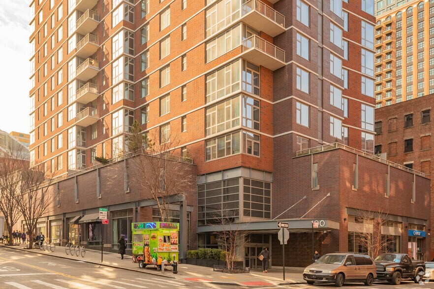 More Photos Of 100 Jay St, Brooklyn Apartments For Lease