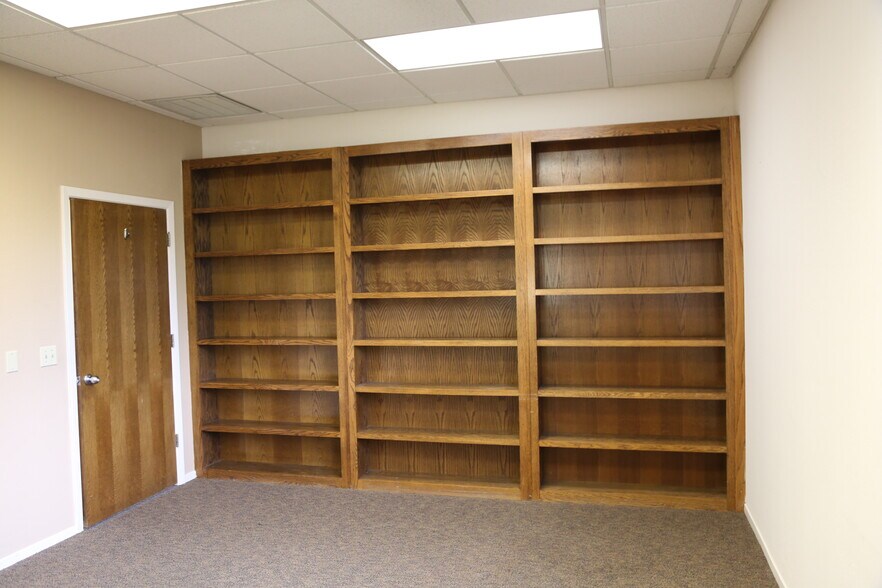 More Photos Of 945 University Ave, Sacramento Medical For Lease