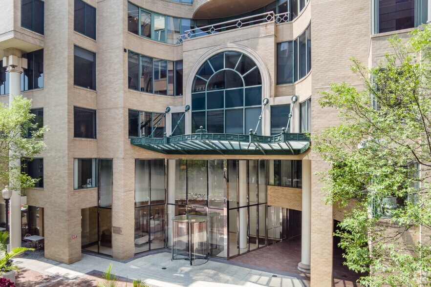 More Photos Of 3050 K St NW, Washington Office For Lease