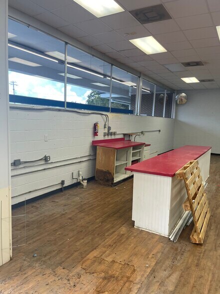 More Photos Of 2461 Panther Pky, Smiths Station General Retail For Lease