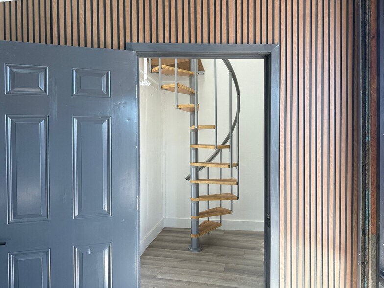 More Photos Of 1933 E Gage Ave, Los Angeles Storefront Retail Office For Lease