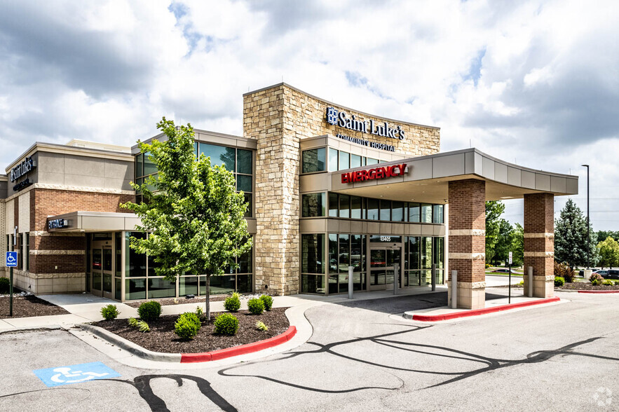 Primary Photo Of 13405 S Blackbob Rd, Olathe Hospital For Lease