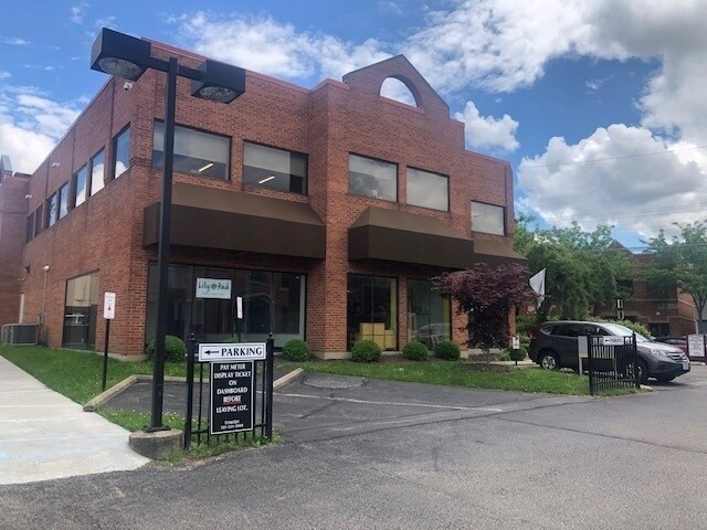 More Photos Of 2010 Madison Rd, Cincinnati Storefront Retail Office For Lease