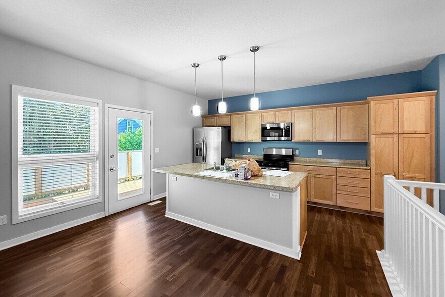 More Photos Of 4326 Hickman Rd, Des Moines Apartments For Sale