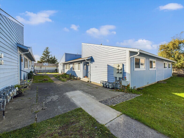 More Photos Of 3002-3016 Smith Ln, Fortuna Apartments For Sale