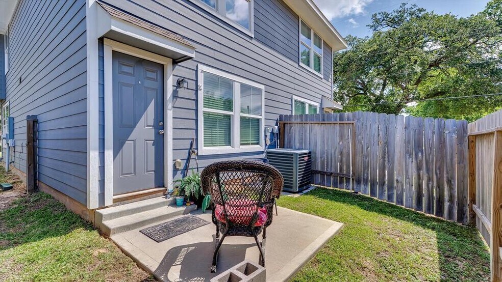 More Photos Of 501 Hines Ave, Willis Apartments For Sale