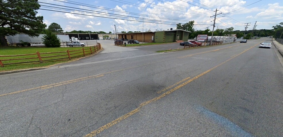 More Photos Of 801 Legion Dr, Dalton Industrial For Lease