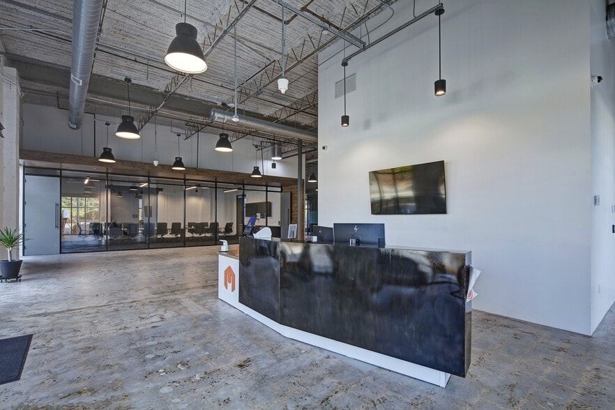 More Photos Of 1218 Menlo Dr NW, Atlanta Unknown For Lease