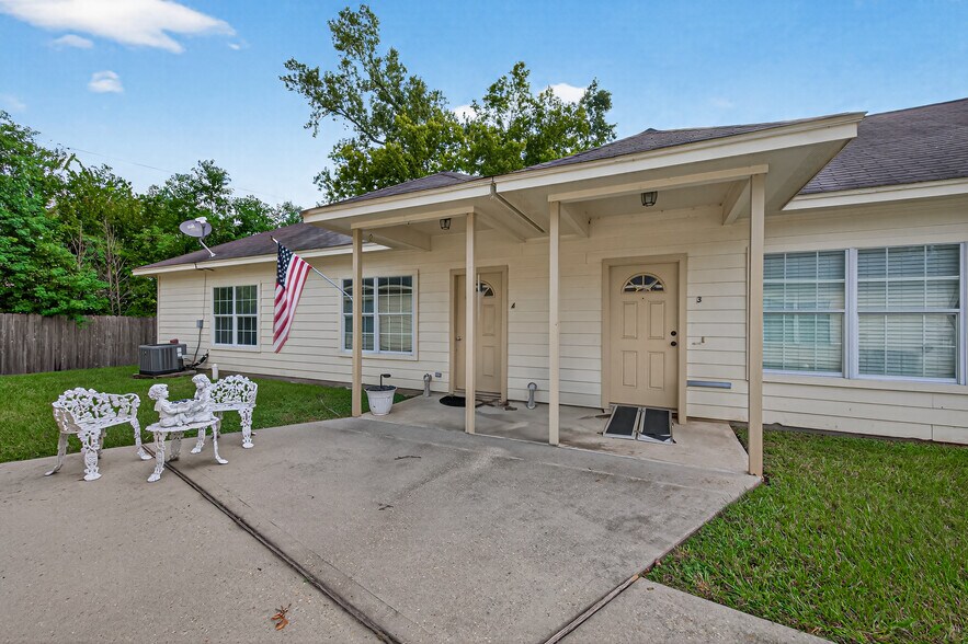 More Photos Of 104 Longstreet Rd, Willis Apartments For Sale