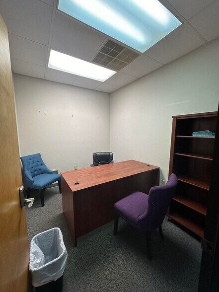 More Photos Of 115 Pomona Dr, Greensboro Office Residential For Lease