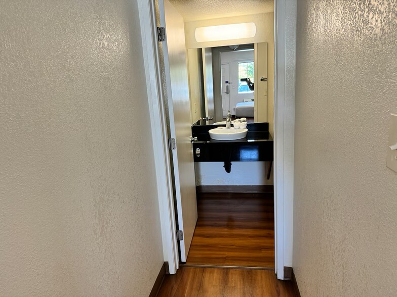More Photos Of 2470 S Garey Ave, Pomona Hotel For Sale