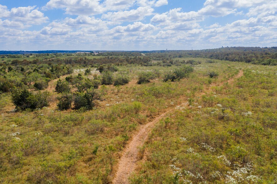More Photos Of 7020 Wolf Ln, Del Valle Land For Sale