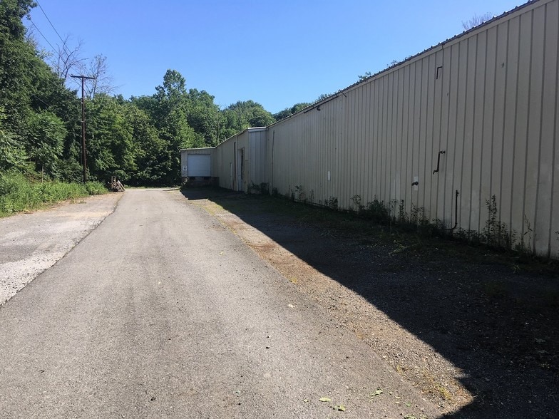 More Photos Of 55 Woodruff St, Walden Distribution For Sale