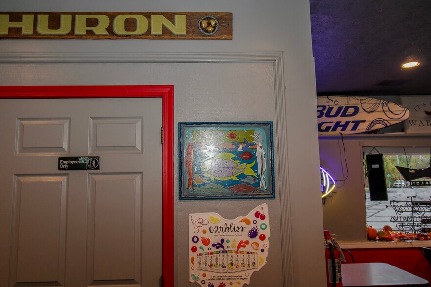 More Photos Of 54 McKinley St, Huron Bar For Sale