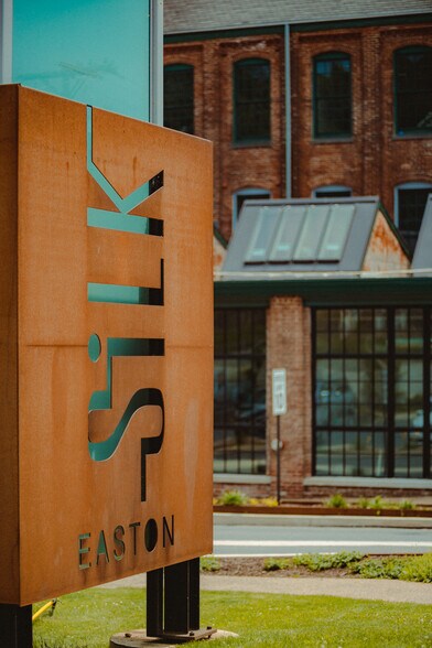 Primary Photo Of 1262 Simon Blvd, Easton Specialty For Sale