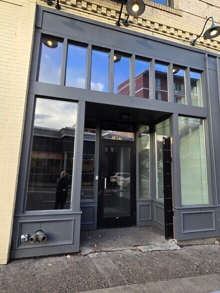 More Photos Of 1951-1967 NW Burnside St, Portland Multifamily For Sale